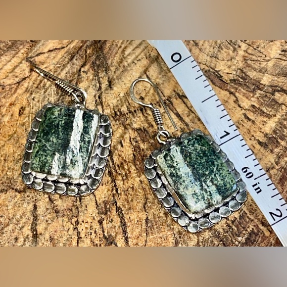 Chrysotile in Serpentine Earrings 1 7/8” - Picture 4 of 8